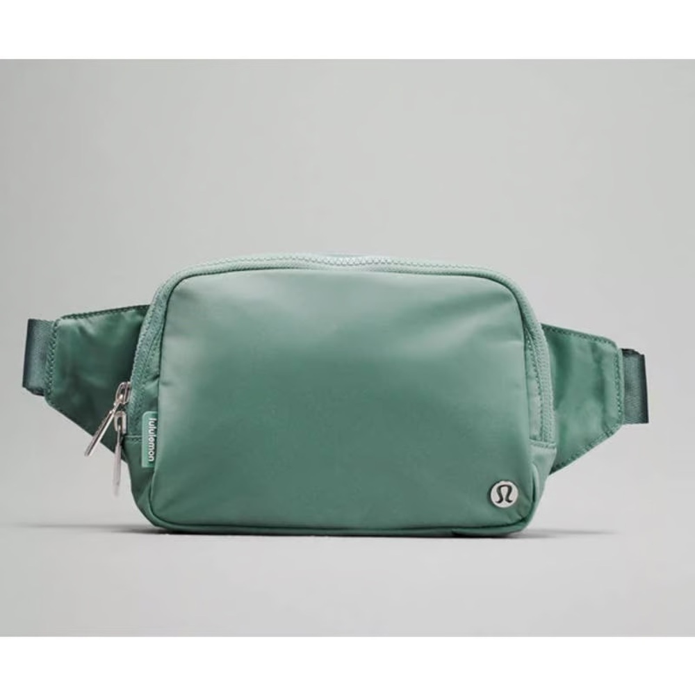 Lululemon everywhere belt bag 2L in Tidewater teal